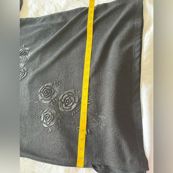 JPLA Woman’s Short Sleeve Black Blouse - Picture 6 of 9